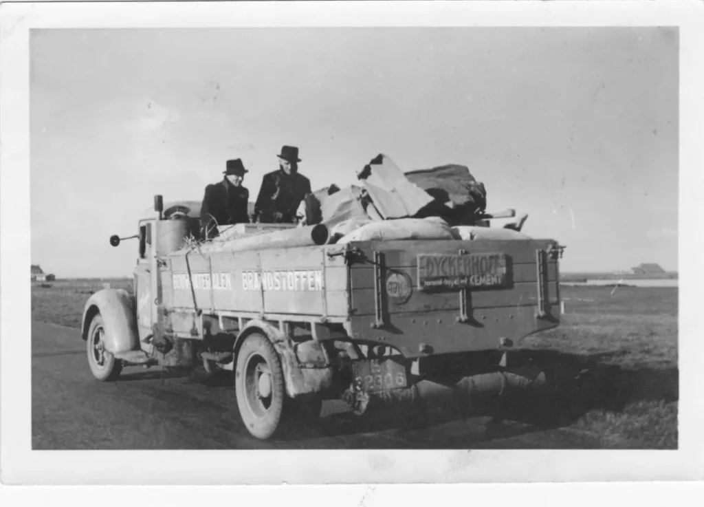 1944