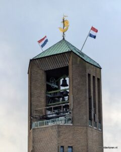 Vlaggen op de Poldertoren