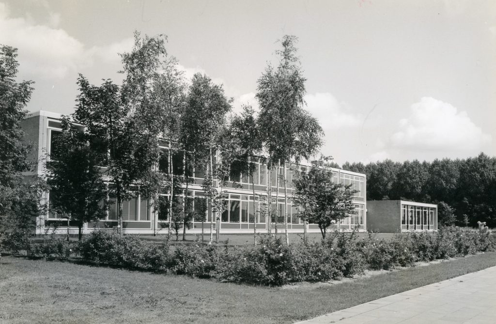 De openbare U.L.O. school, achterzijde