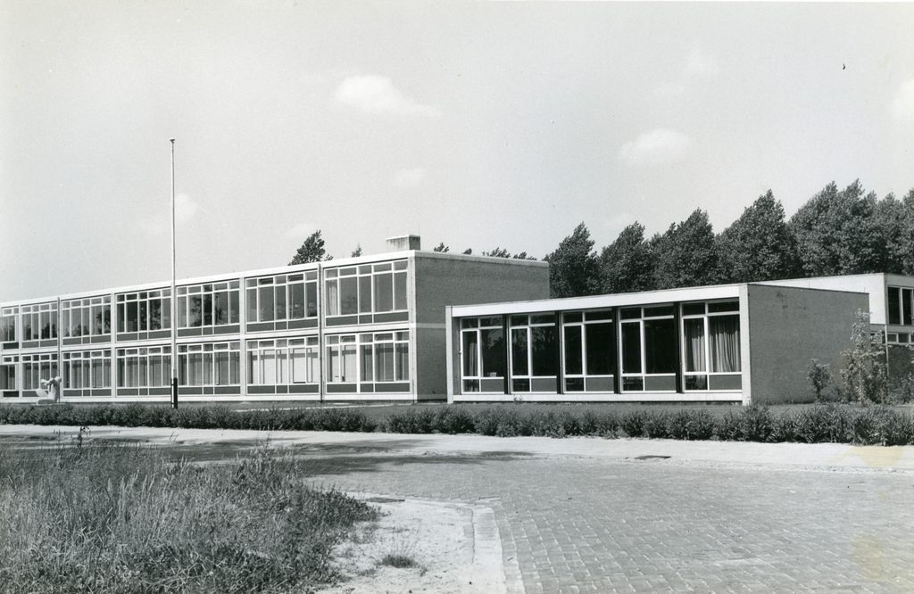 De openbare U.L.O. school, voorzijde 1964