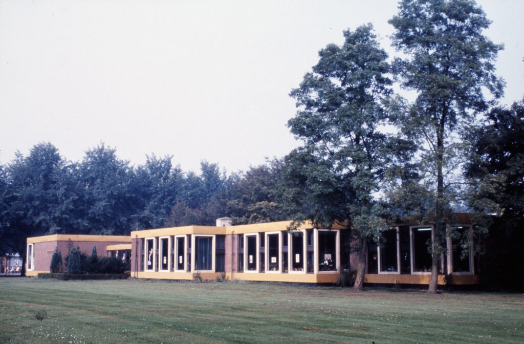 Nagele 1985